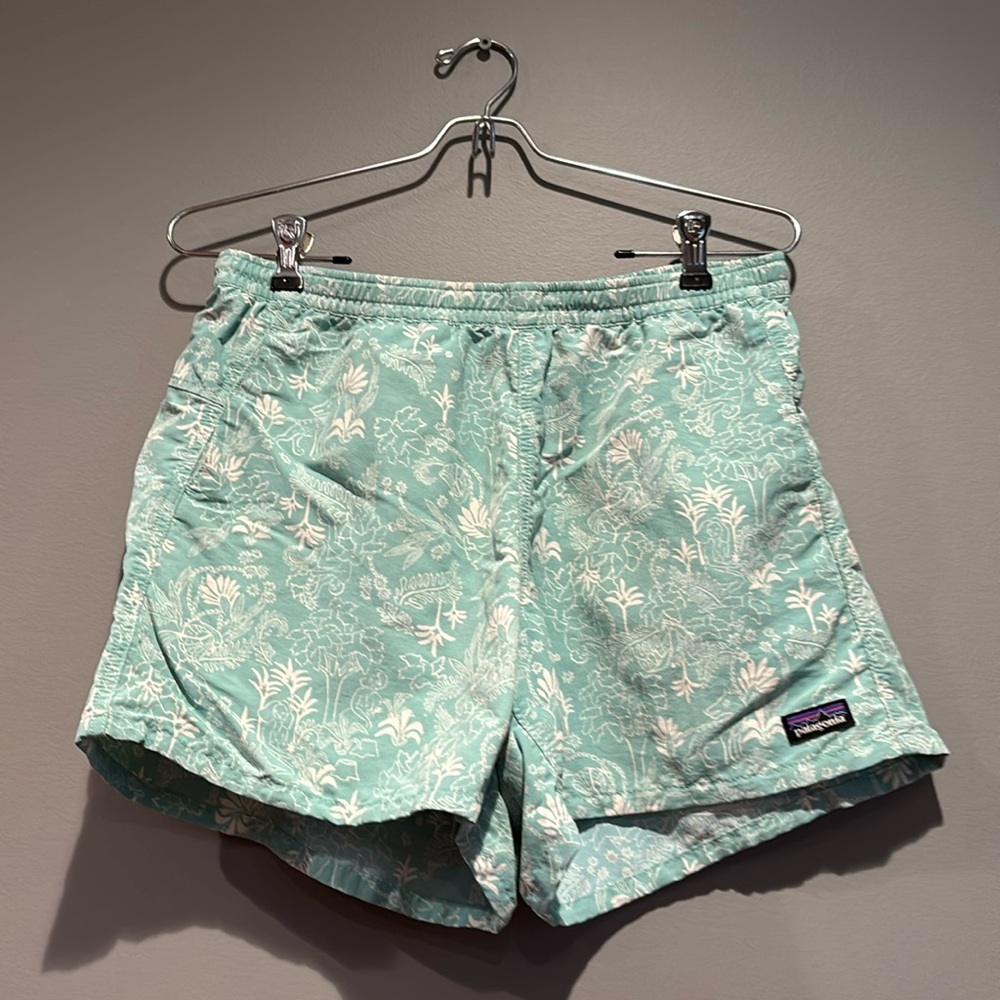 Patagonia Aqua Floral Patterned Shorts medium